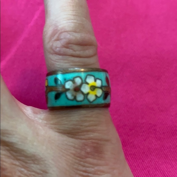 3/$15 - Fashion flower ring - Picture 2 of 3